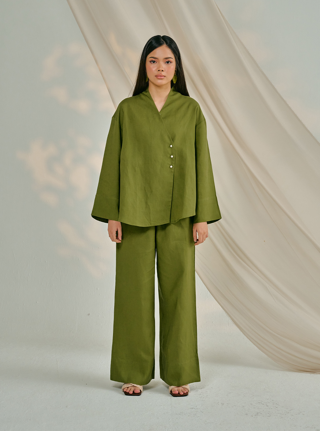 LUMÉ In Olive