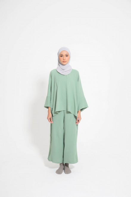 Kelly in Light Green
