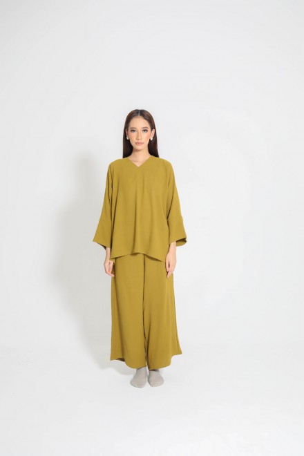 Kelly in Green Olive