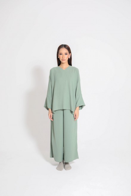 Kelly in Dusty Green