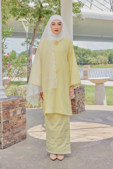 Kuntum Royal Yellow (set with shawl)