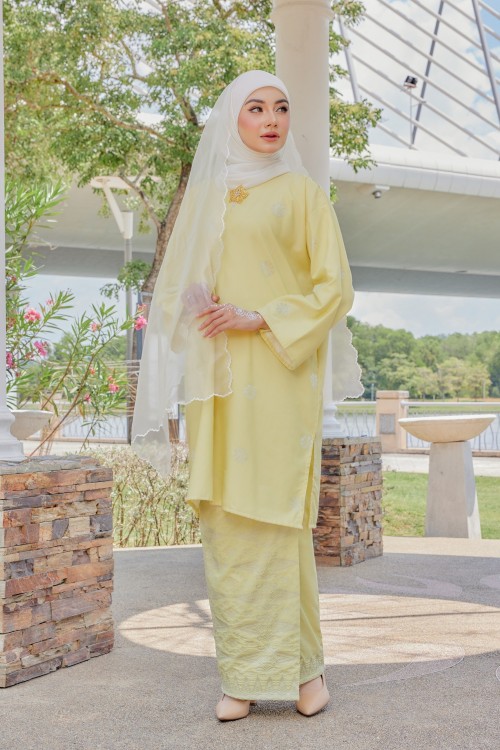 Kuntum Royal Yellow (set with shawl)