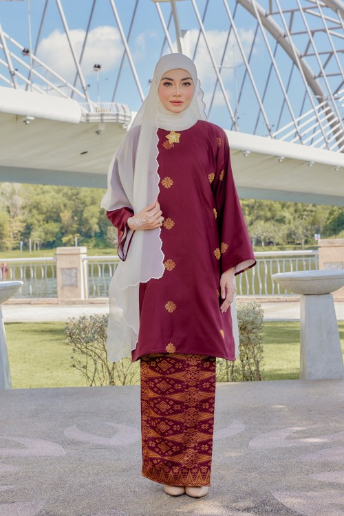 Kuntum Maroon