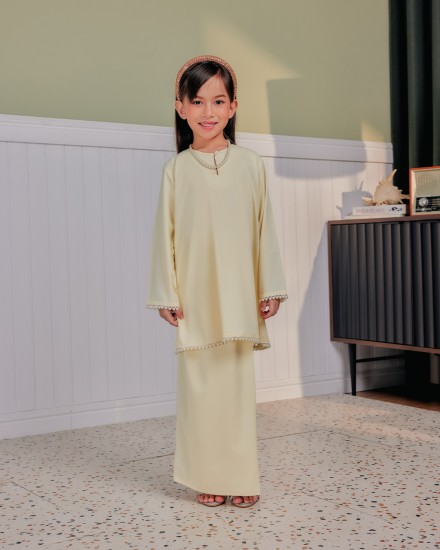 Dara Kids In Yellow Dara Kids In Yellow