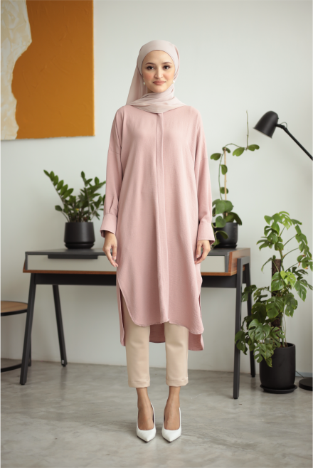 Kaara Women in Blush Rose
