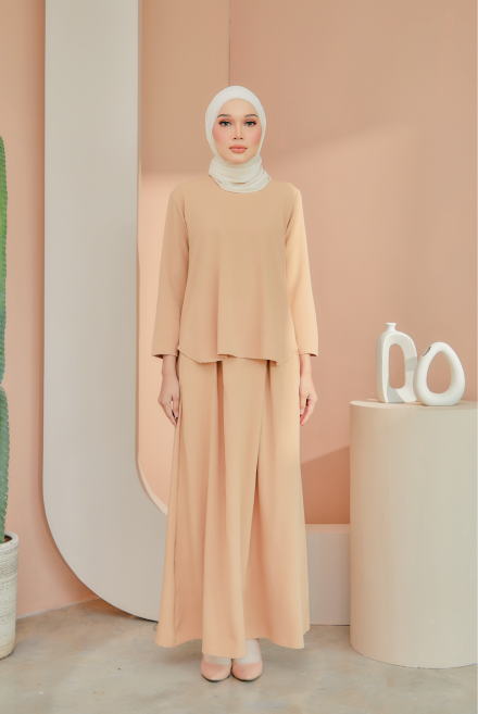 Crop Top Pleated Skirt in Caramel Choc
