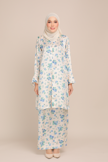 Jelita in Cream Blue