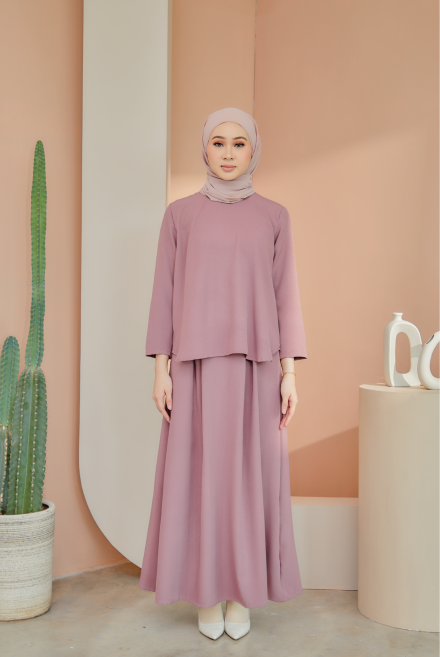 Crop Top Pleated Skirt in Deep Mauve
