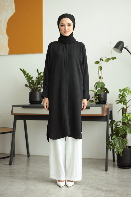 Kaara Women in Jet Black
