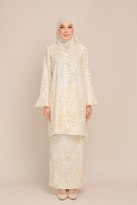 Jelita in Creamy White