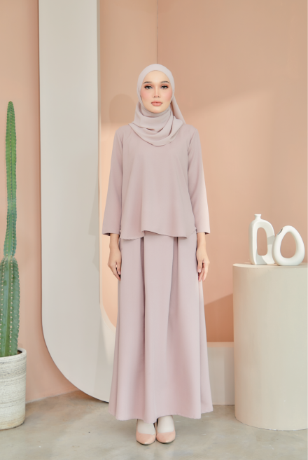 Crop Top Pleated Skirt in Pinkple