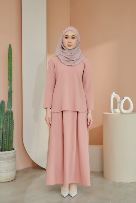 Crop Top Pleated Skirt in Sweet Pink