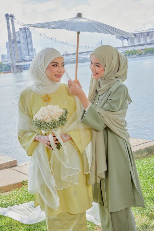 Kuntum Royal Yellow (set with shawl)