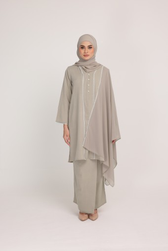Dayang Khaki with lace shawl