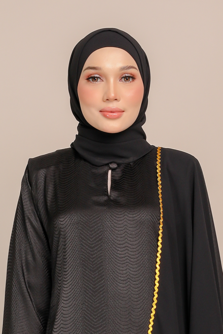 Dang Anum Plain Shawl in Black