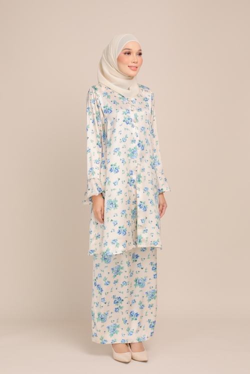 Jelita in Cream Blue