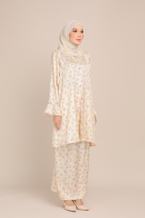 Jelita in Creamy White
