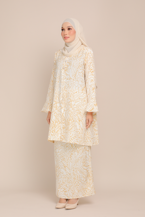 Jelita in Creamy White