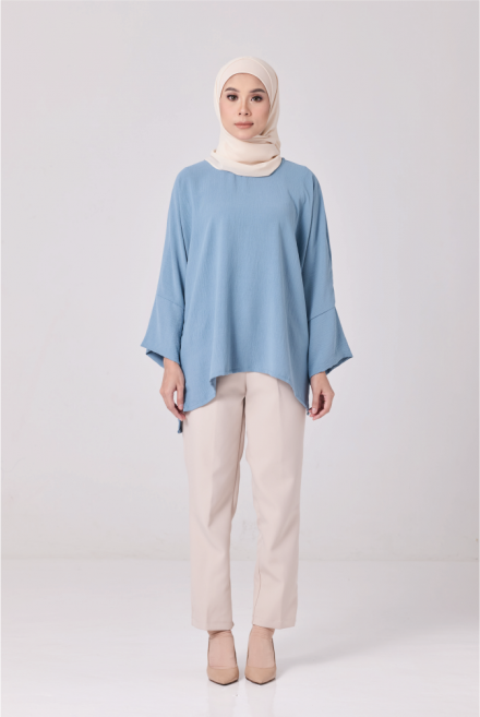 Melly Top in Teal Blue