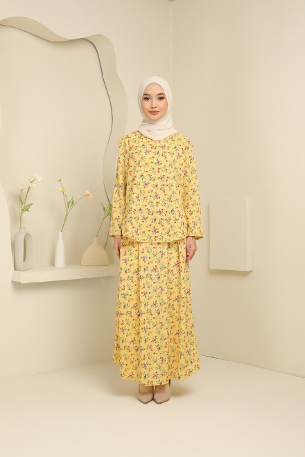 Floral in yellow daffodil