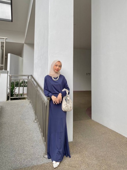 Dyana in Dark Blue Dyana in Dark Blue